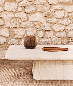 Журнальный столик Drasi из цемента с отделкой под травертин 140 x 70 см