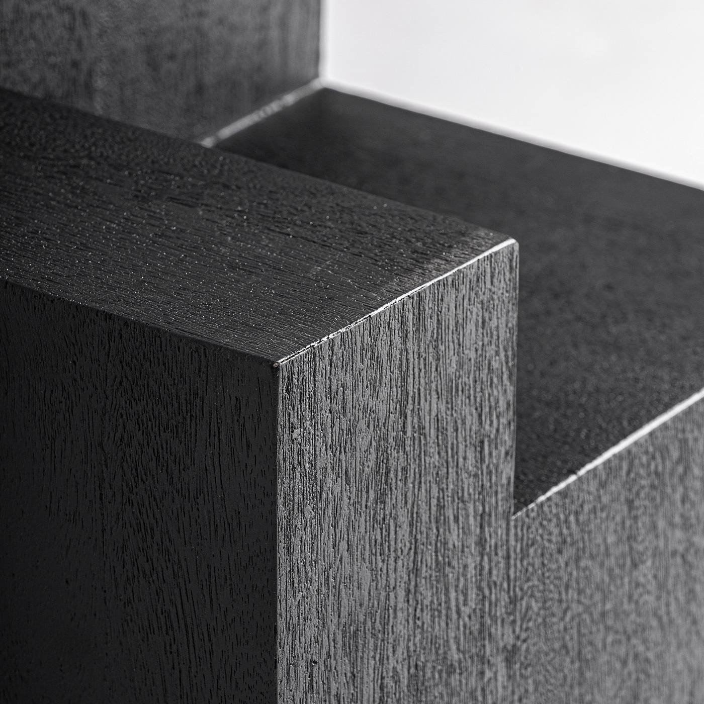 Приставной столик PETRIA