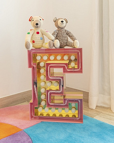 Напольный светильник LETTER E GRAPHIC