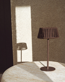 Уличная настольная лампа Aldet на солнечных батареях коричневая