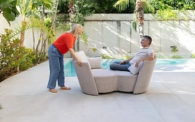 Диван поворотный Infinity XL + 2 подушки 62 x 54 см