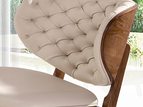 Кресло 5141 из ореха и экокожи песочного цвета