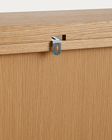 Витрина Onix из дубового шпона в натуральной отделке