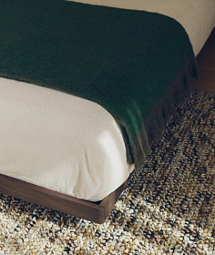 Плед Odelna из шерсти и акрила с оборками зеленого цвета, 130 x 170 см