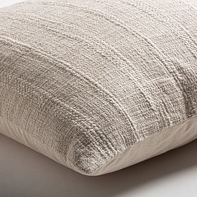 Подушка декоративная Angeus кремового цвета 50x50