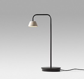 Настольная лампа Abisal s corto withe shaped black RAL 9005 с плафоном из бежевой керамики