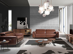 Сервант MK2005SB /3218 из ореха с внутренним освещением