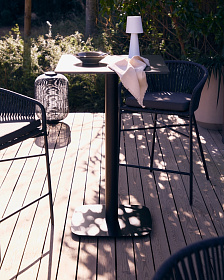 Высокий садовый столик Esilda черный на черном металлическом основании 60 x 60 x 96 см