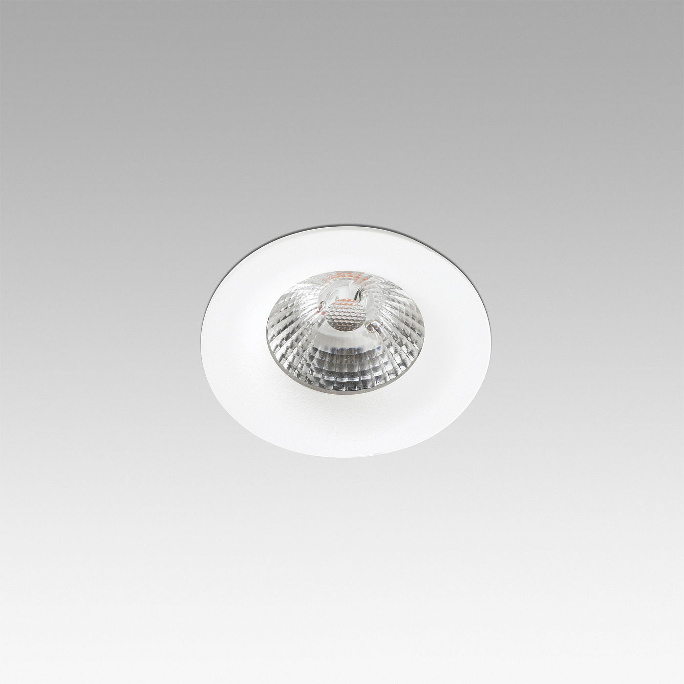 Встраиваемый светильник Nais белый