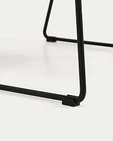 Кресло Asen из бежевого шенилла с черными стальными ножками