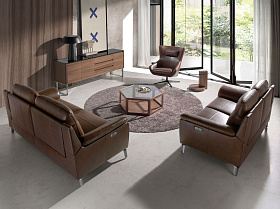 Поворотное кресло 5089/A1001-M1595 с кожаной обивкой