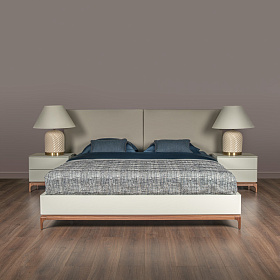 Кровать CALPE для матраса 180*200 отделка шпон ореха, экокожа PU78, светло-серый матовый лак RAL9002