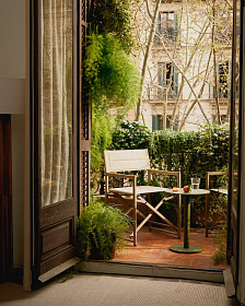 Уличный столик Asinara из зеленого алюминия, диаметр 40 см