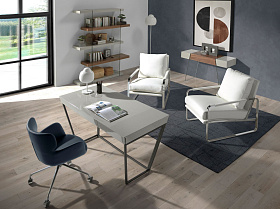 Поворотный офисный стул 4110/A208-5C синий с подлокотниками