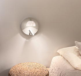 Настенный светильник Absidiola a moving reader withe-shaped RAL 9002 с плафоном из алебастра