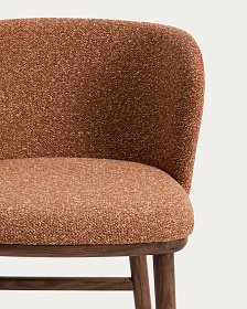 Барный стул Ciselia из терракотового шенилла с ножками из ясеня в отделке орех