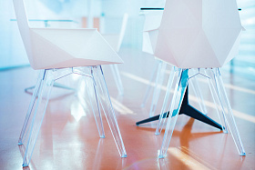 Стул Faz с прозрачными ножками