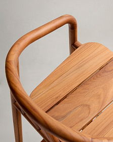 Полубарный стул для улицы Turqueta из дерева, высота 65 см