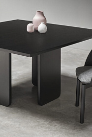 Обеденный стол квадратный Arq черный