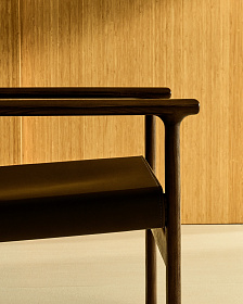 Кресло Jan из переработанной кожи темно-коричневого цвета и ясеня в ореховом цвете