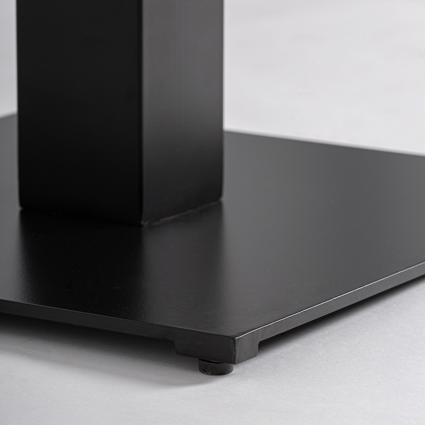 Барный стол Stow