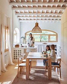 Стол Deyarina с дубовым шпоном и ножками из массива дуба 200 х 100 см