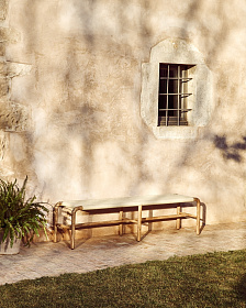 Скамейка Alipa из массива акации и веревки цвета экрю