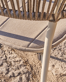 Уличный стул Alimia из алюминия цвета экрю с бежевой веревкой