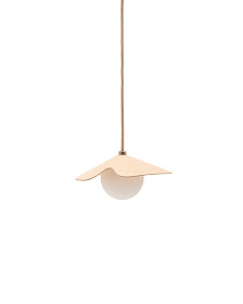 Потолочный светильник Wilara из дуба с шаром из белого матового стекла