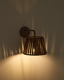 Уличный настенный светильник Aldet из коричневой веревки и металла