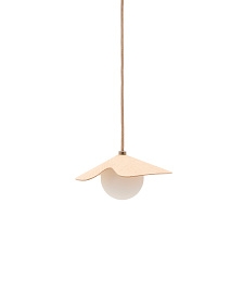 Потолочный светильник Wilara из дуба с шаром из белого матового стекла