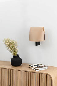 Настенный светильник Luang черного/CAMEL цвета