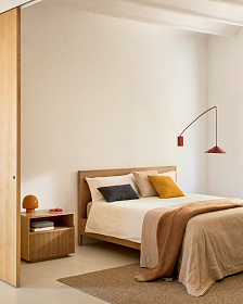 Кровать Alguema из дубового шпона с натуральной отделкой для матраса 160 x 200