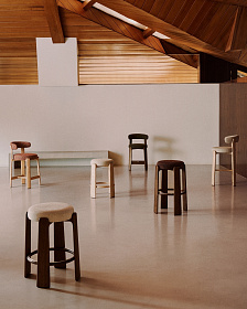 Барный стул Granite из терракотовой синели и ясеня с натуральной отделкой 75 см