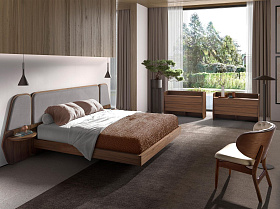 Кресло 5141 из ореха и экокожи песочного цвета