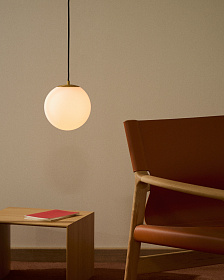 Подвесной светильник Brisia из металла в латунной отделке со стеклянным плафоном Ø15 см