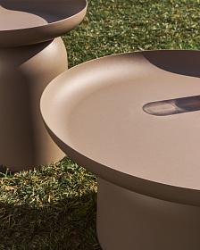 Уличный столик Arcola из алюминия цвета таупе, диаметр 70 см