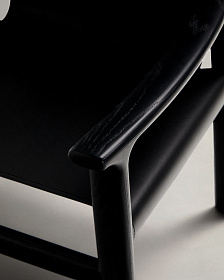 Стул Jan из переработанной кожи черного цвета и ясеня в черном цвете