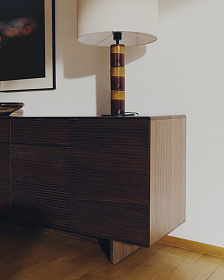 Сервант Norlen с 4 дверцами и 2 ящиками из шпона ореха