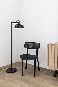 Черный торшер Tatawin