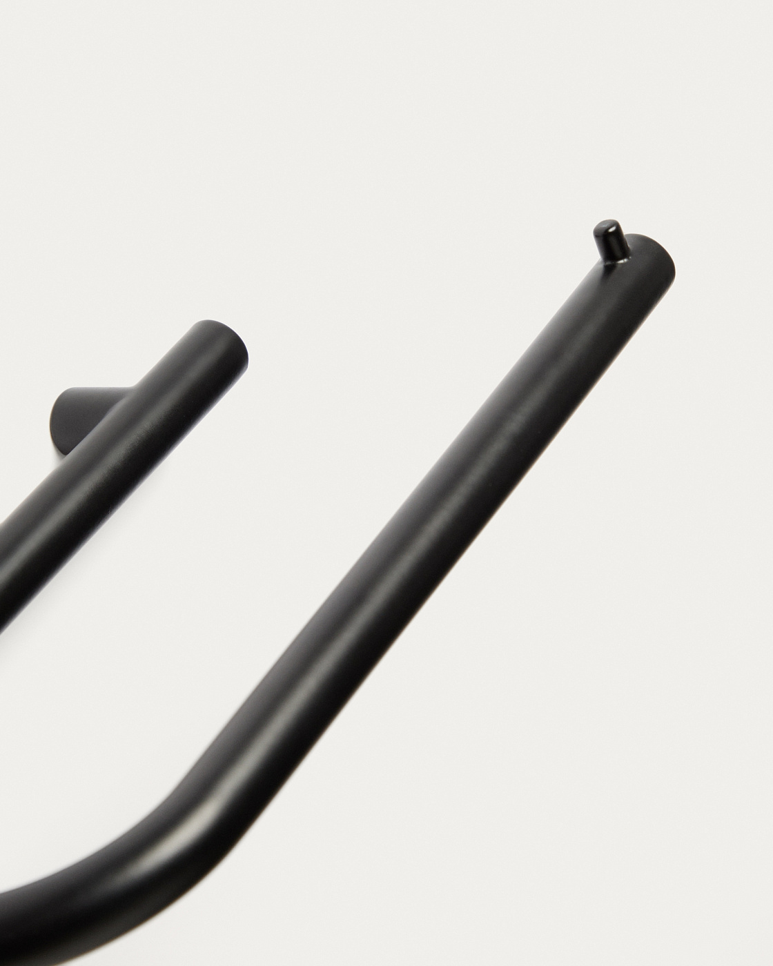 Держатель для туалетной бумаги Arely черный металл