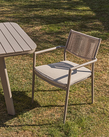 Уличный стул Argasi из алюминия цвета экрю и веревки