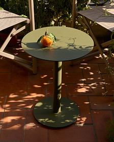 Уличный столик Asinara из зеленого алюминия, диаметр 40 см