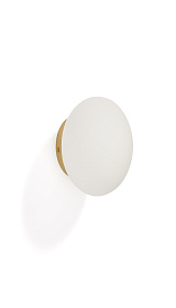 Настенный светильник Brisia из металла в матовой латунной отделке с плафоном Ø15 см