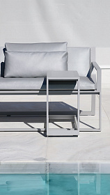 Столик приставной Blau