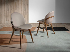 Стул CH19058/4107 с обивкой из экокожи и каркасом из массива ясеня