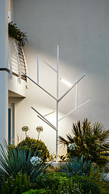 Уличный свеильник Blau дерево