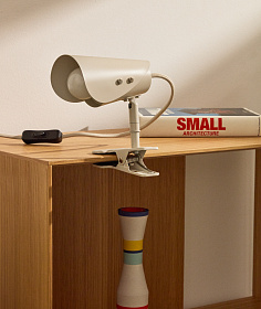 Маленькая настольная лампа Jula с зажимом из серого металла