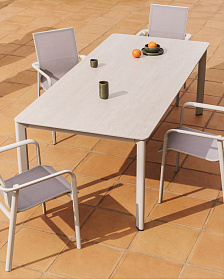 Уличный стол Anafi с бежевой столешницей из спеченного камня, 220 x 100 см