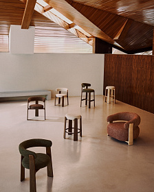 Granite Стул на 4 ножках из бежевого шенилла и массива ясеня в отделке орех